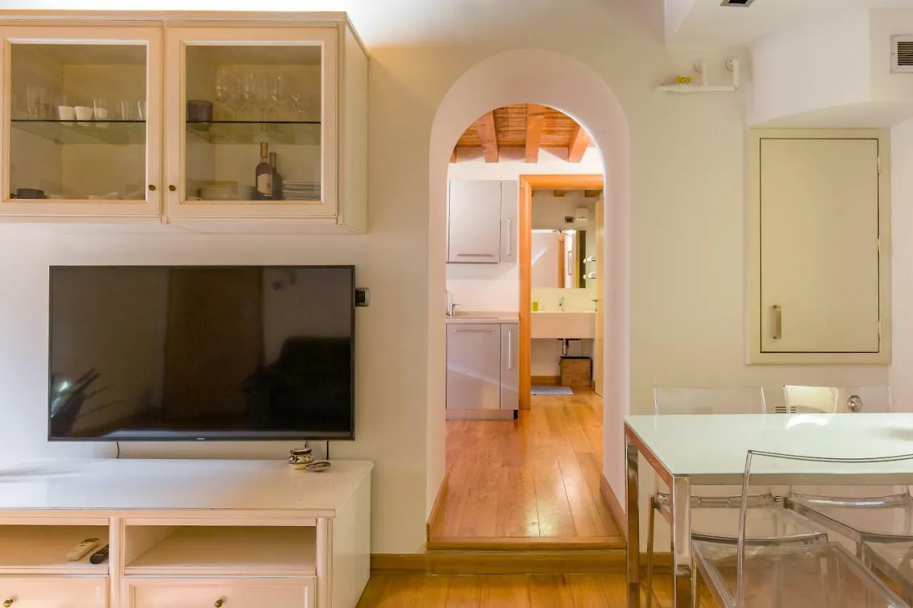 Downtown Apartment Verona Italien
