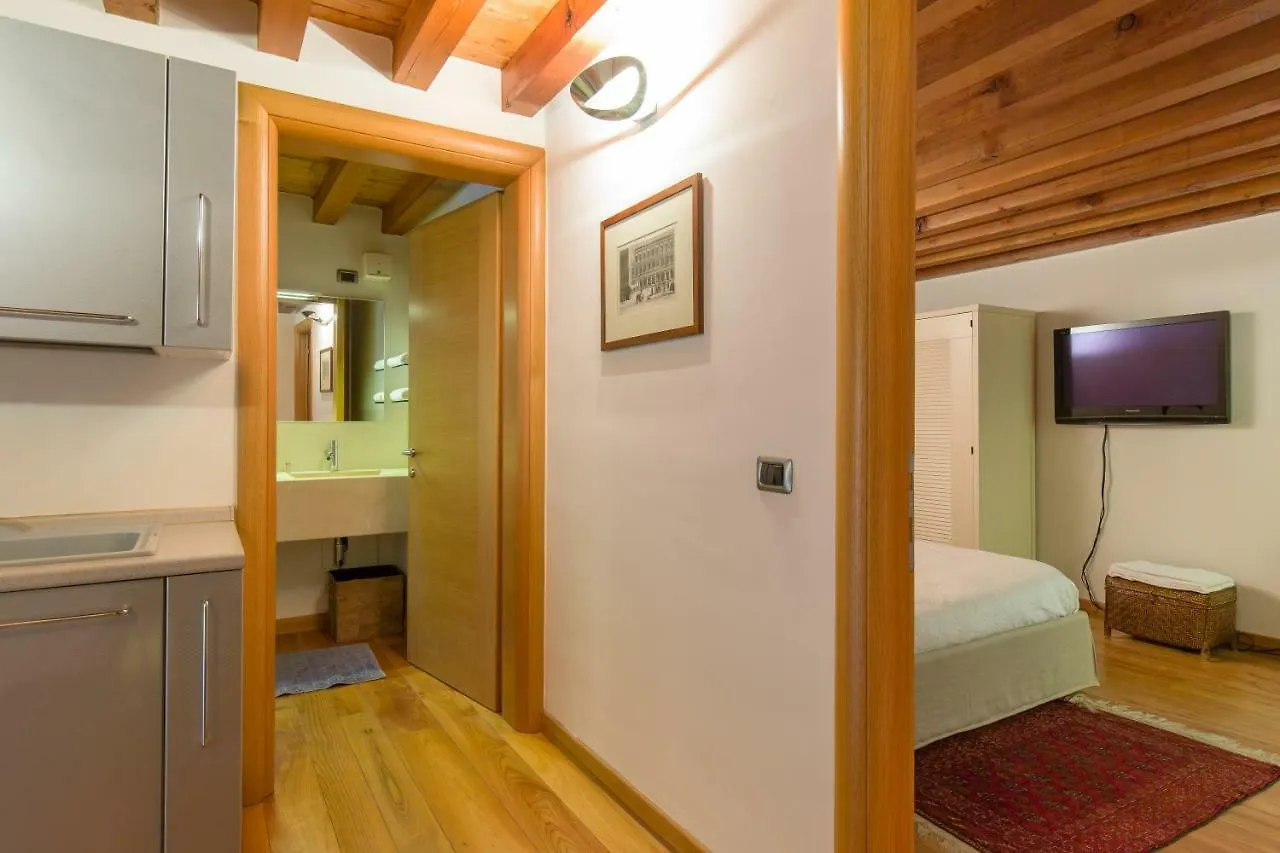 Downtown Apartment Verona Italia